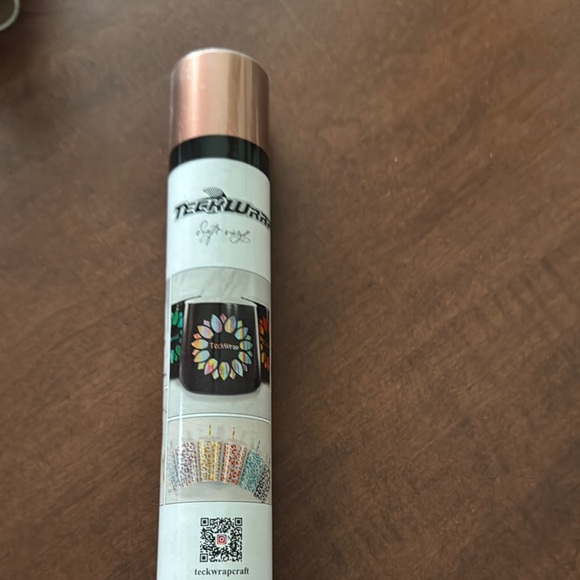 TeckWrap Craft Vinyl Roll - Picture 1 of 3